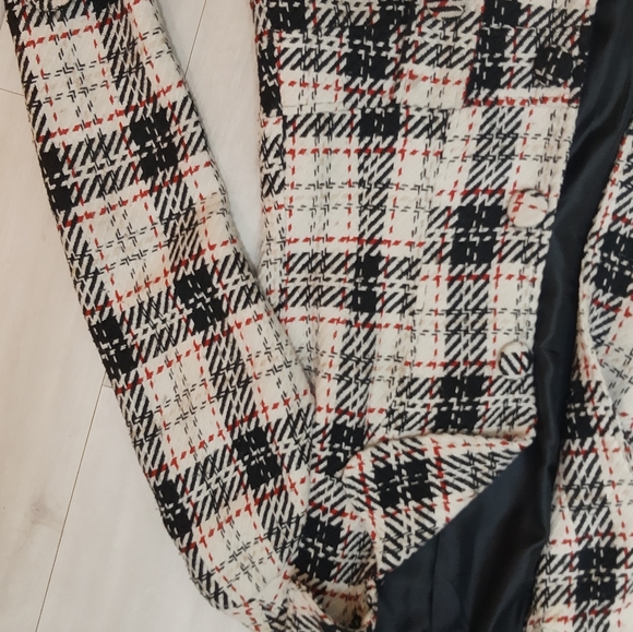 Unique coat - Picture 4 of 8